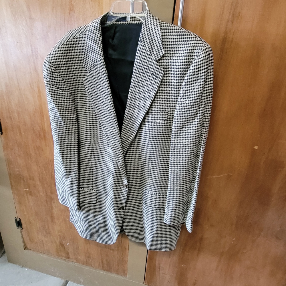 Classic Black and White Houndstooth Men's Blazer